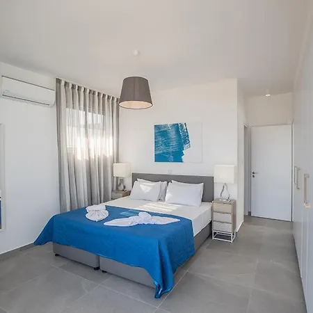 Famagusta Villa Sleeps 11 With Pool And Air Con Villa Famagusta (Northern Cyprus)