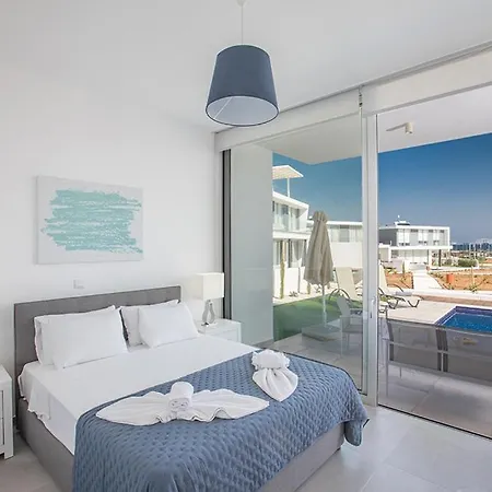 Villa Famagusta Villa Sleeps 11 With Pool And Air Con Famagusta (Northern Cyprus)